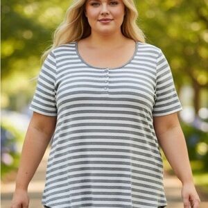 Torrid Gray & White Striped Henley Tee | Soft Casual Everyday Top | Size 3 (3X)